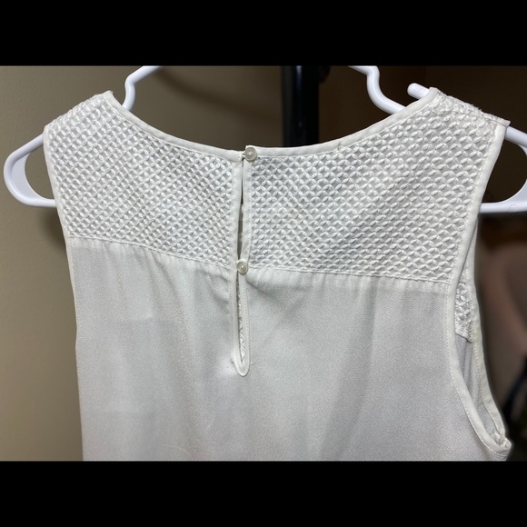 White flowy blouse - Picture 4 of 4